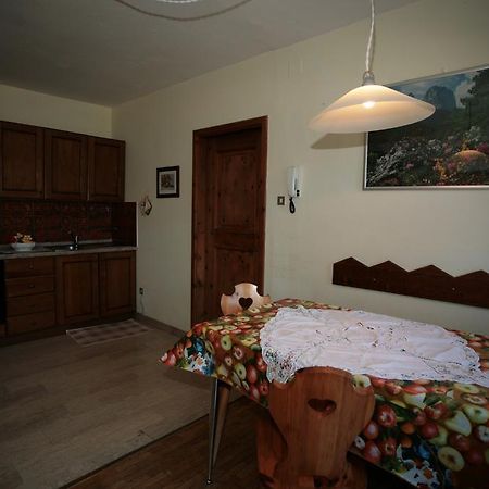 Ferienwohnung Villetta Panorama Canazei Zimmer foto