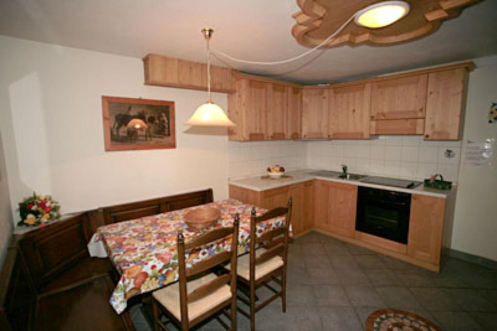 Ferienwohnung Villetta Panorama Canazei Zimmer foto