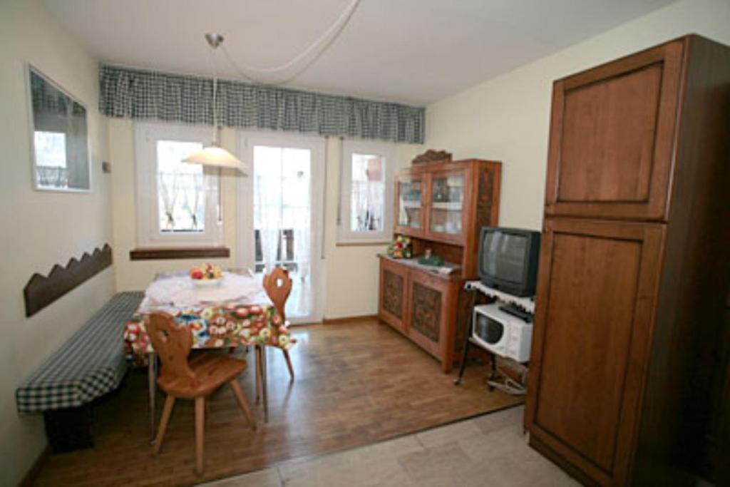 Ferienwohnung Villetta Panorama Canazei Zimmer foto