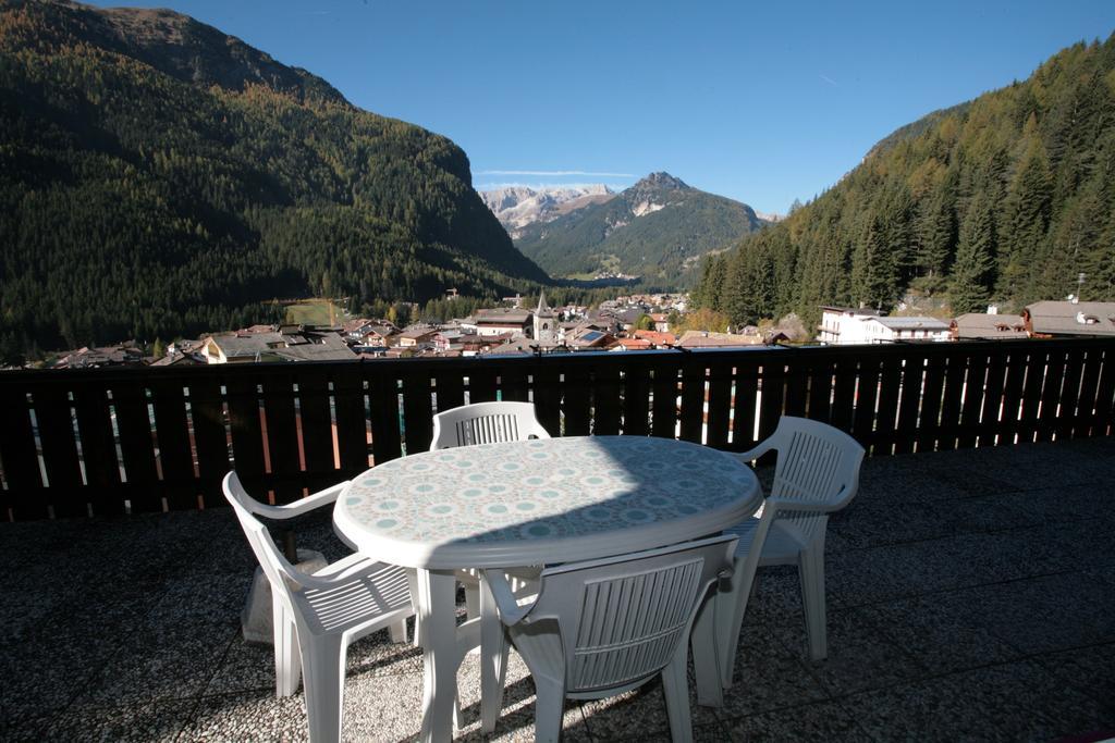 Ferienwohnung Villetta Panorama Canazei Zimmer foto