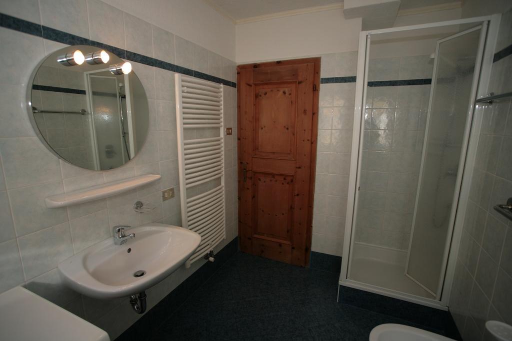 Ferienwohnung Villetta Panorama Canazei Zimmer foto