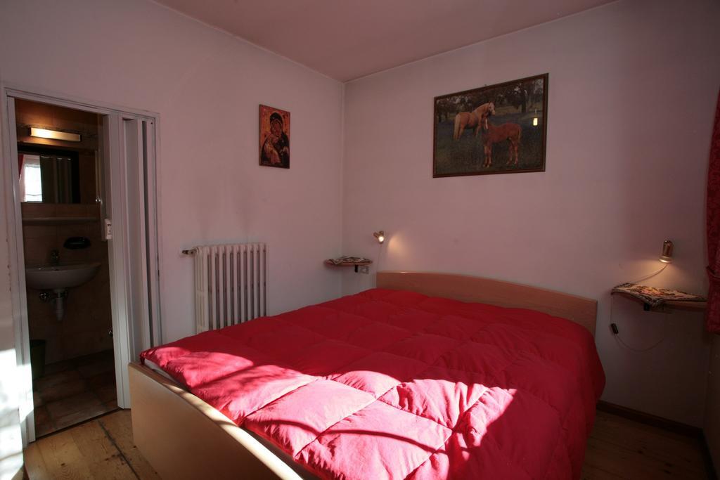 Ferienwohnung Villetta Panorama Canazei Zimmer foto