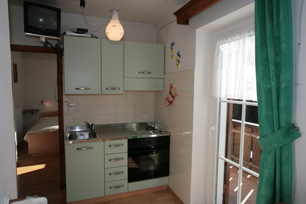 Ferienwohnung Villetta Panorama Canazei Zimmer foto